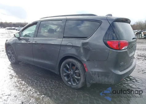 2018 Chrysler Pacifica Touring L из США, поврежденный, VIN 2C4RC1BG8JR193682